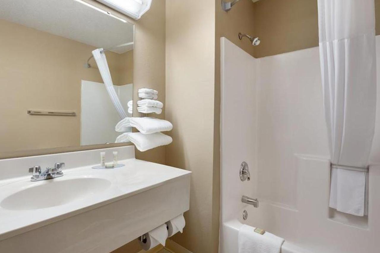 Coratel Inn & Suites By Jasper New Richmond Экстерьер фото