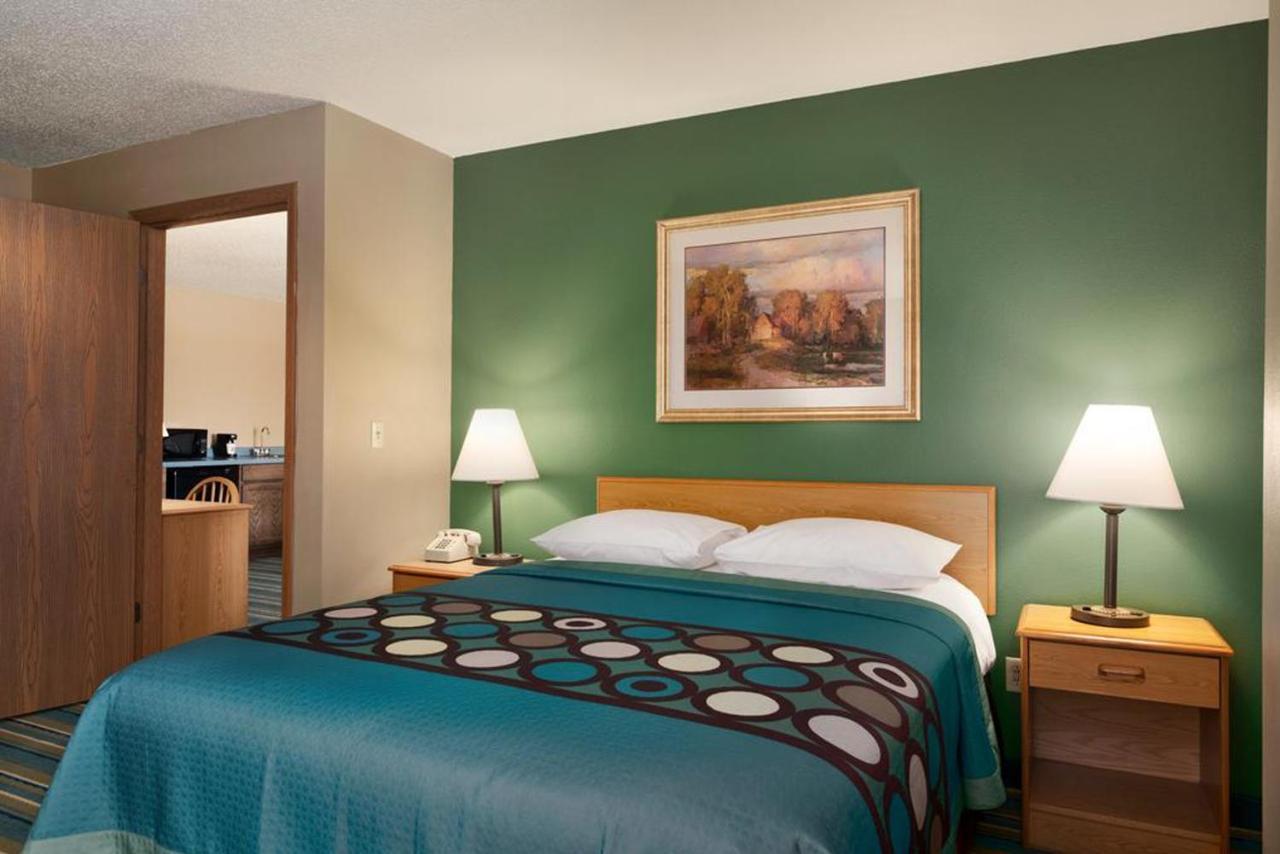 Coratel Inn & Suites By Jasper New Richmond Экстерьер фото
