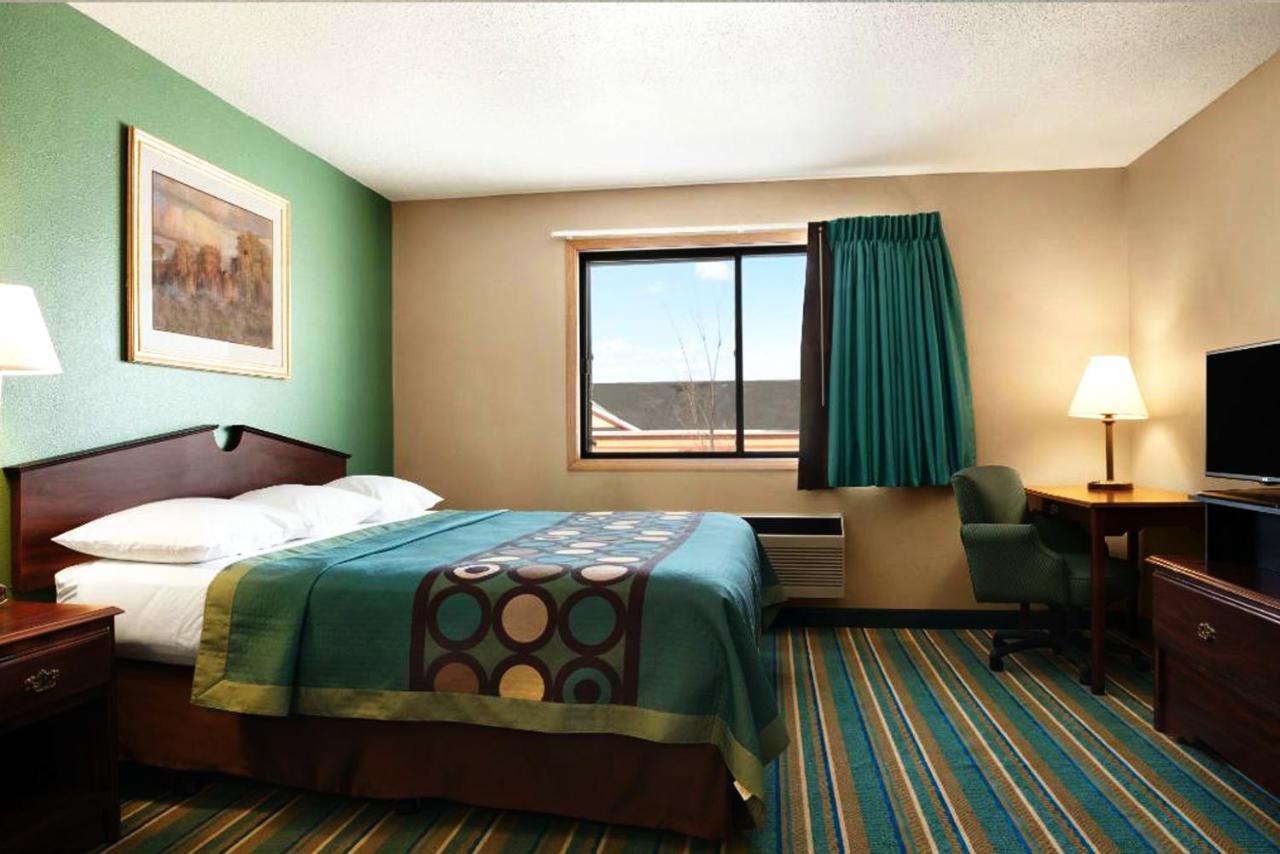 Coratel Inn & Suites By Jasper New Richmond Экстерьер фото