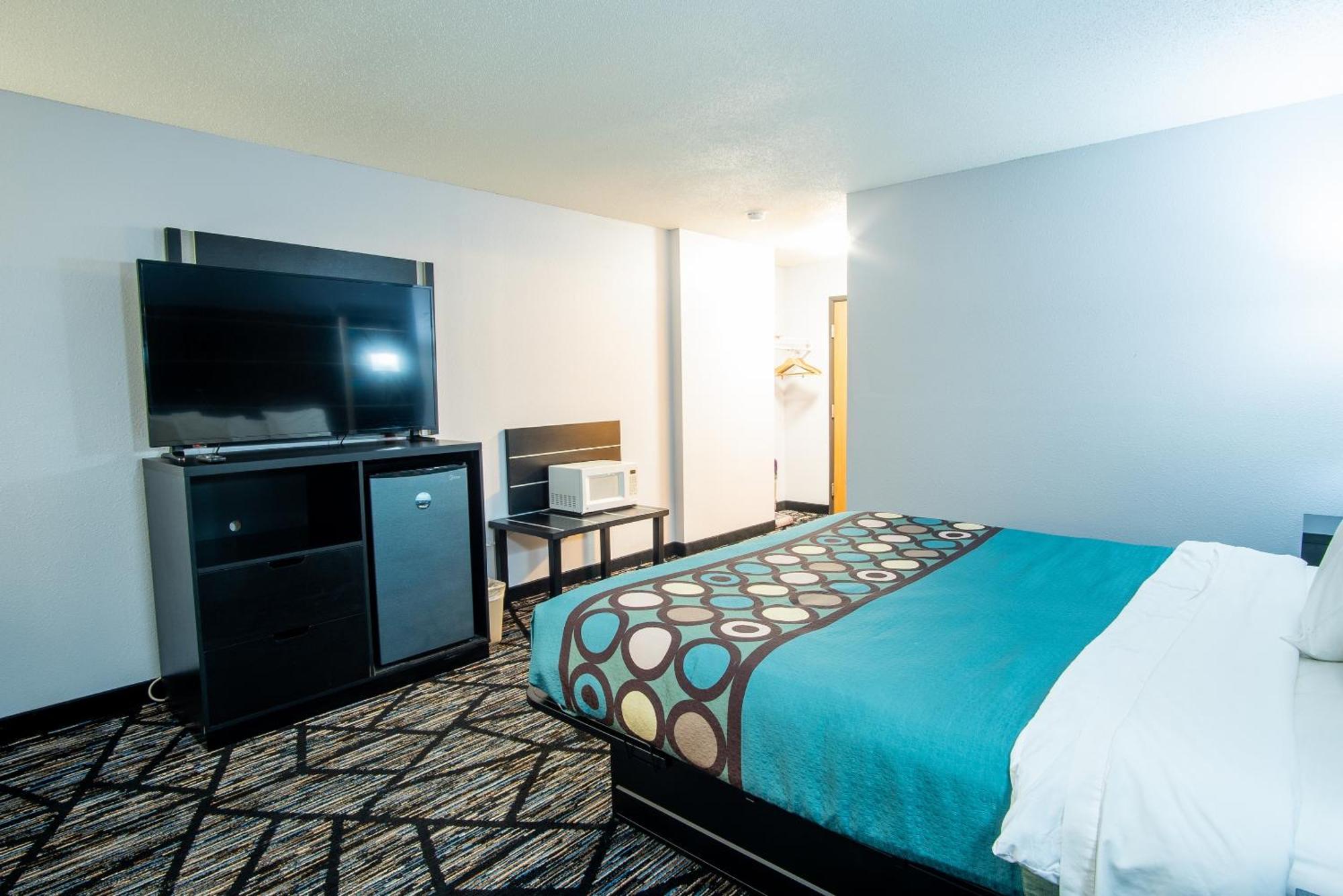 Coratel Inn & Suites By Jasper New Richmond Экстерьер фото